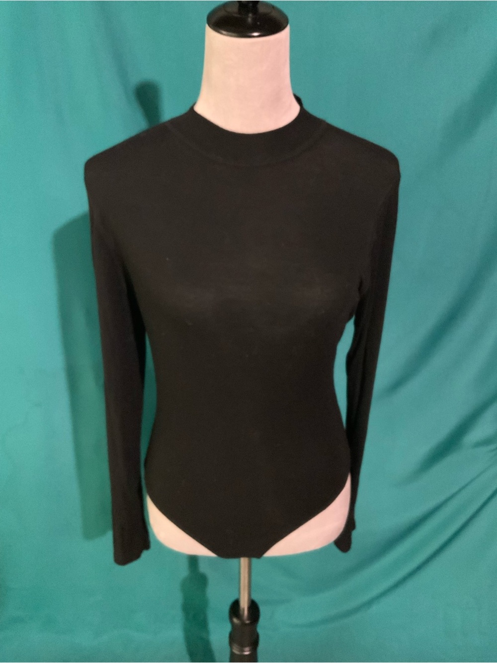Heyson Black Long-Sleeve Fitted Women's Top